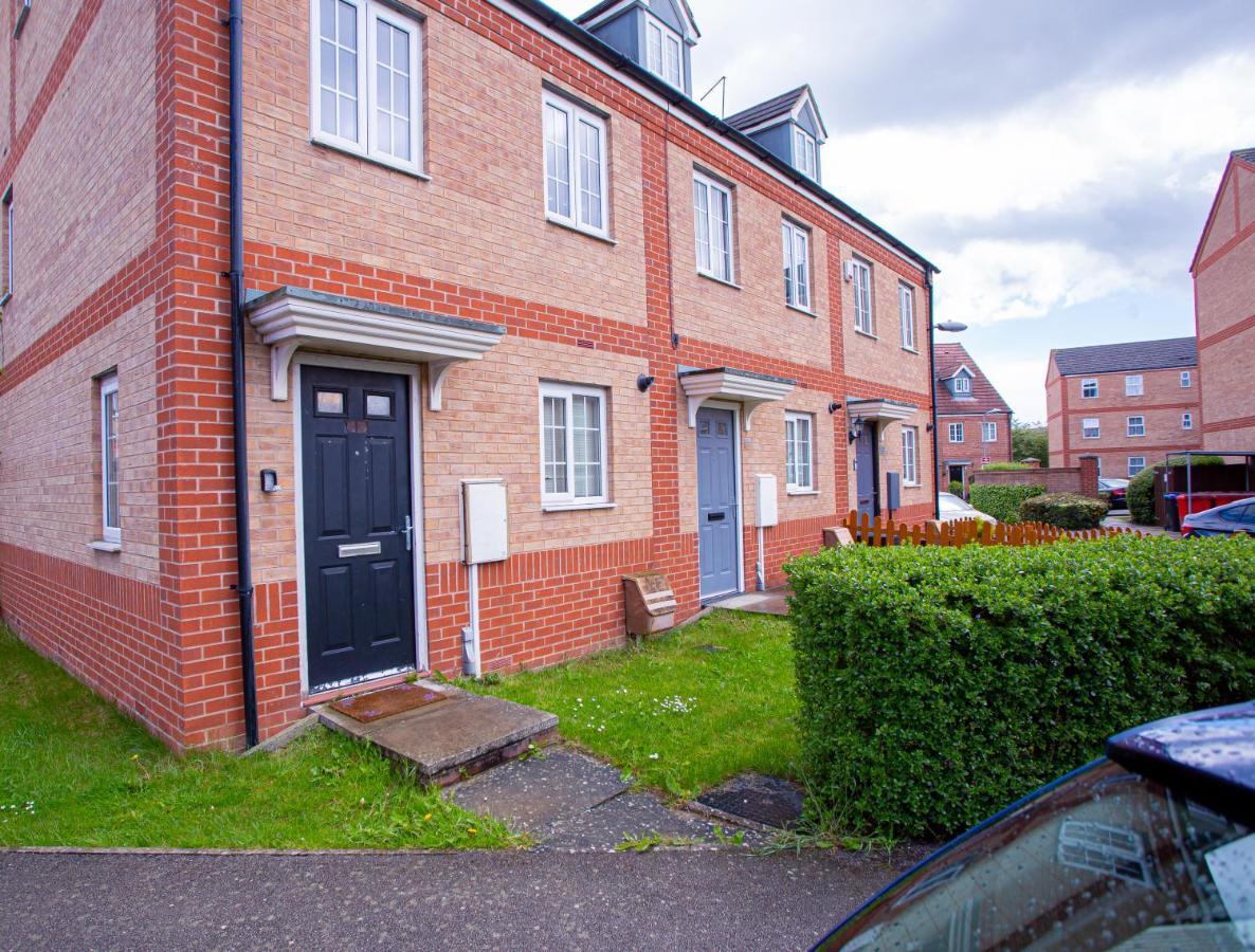 Villa Turners Gardens Northampton Exterior foto